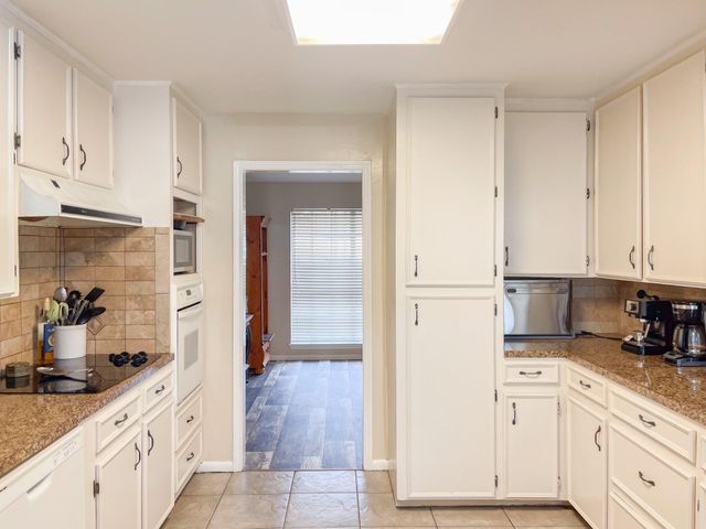 905 Center Street, El Campo, TX 77437