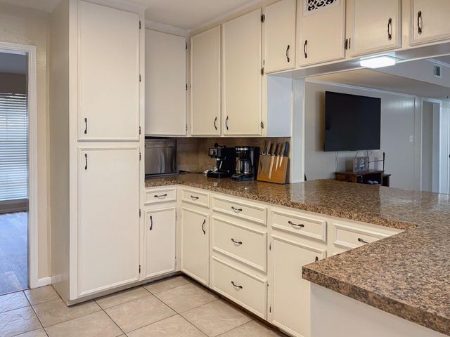 905 Center Street, El Campo, TX 77437