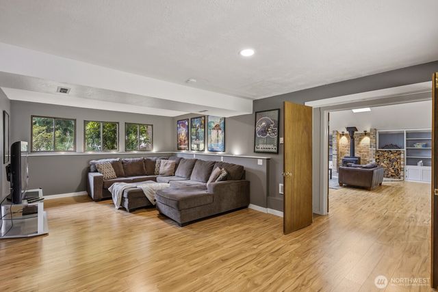 13717 46th Avenue W, Edmonds, WA 98026