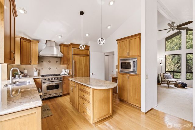 13717 46th Avenue W, Edmonds, WA 98026