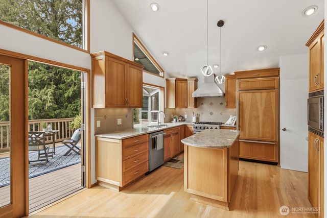 13717 46th Avenue W, Edmonds, WA 98026