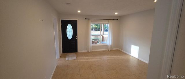 5399 Kreger Street, Sterling Heights, MI 48310