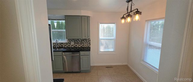 5399 Kreger Street, Sterling Heights, MI 48310