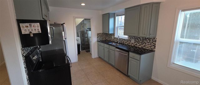 5399 Kreger Street, Sterling Heights, MI 48310