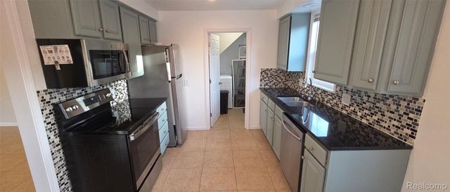 5399 Kreger Street, Sterling Heights, MI 48310