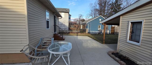 5399 Kreger Street, Sterling Heights, MI 48310