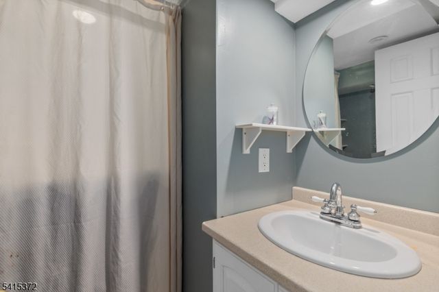 98 Forest Ave, West Caldwell Twp., NJ 07006