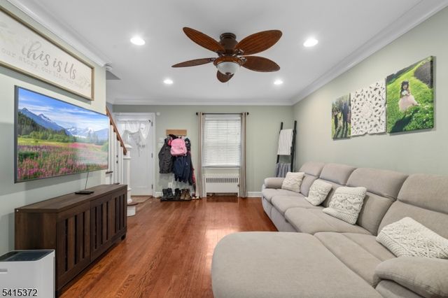 98 Forest Ave, West Caldwell Twp., NJ 07006