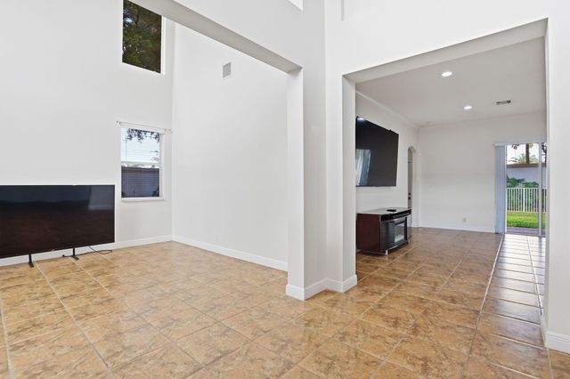 7135 Via Abruzzi, Lake Worth, FL 33467