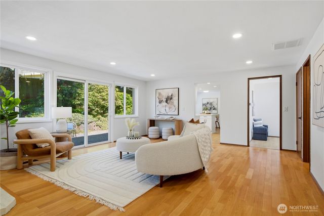 6004 140th Avenue SE, Bellevue, WA 98006