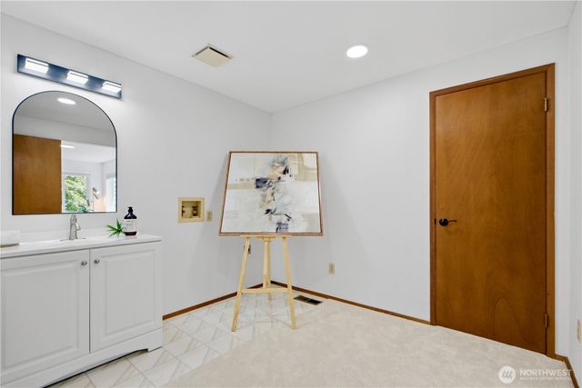 6004 140th Avenue SE, Bellevue, WA 98006