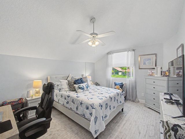 1019 Via Jardin, Riviera Beach, FL 33418