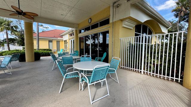 1019 Via Jardin, Riviera Beach, FL 33418