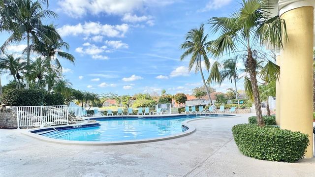 1019 Via Jardin, Riviera Beach, FL 33418
