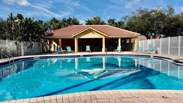 1019 Via Jardin, Riviera Beach, FL 33418