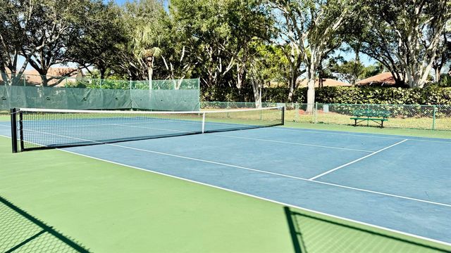 1019 Via Jardin, Riviera Beach, FL 33418