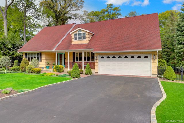 5 Merlin Lane, East Setauket, NY 11733