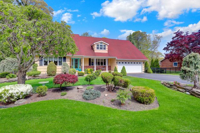 5 Merlin Lane, East Setauket, NY 11733