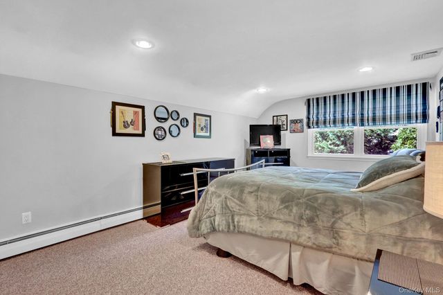 5 Merlin Lane, East Setauket, NY 11733