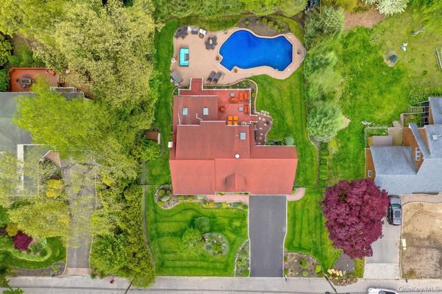 5 Merlin Lane, East Setauket, NY 11733