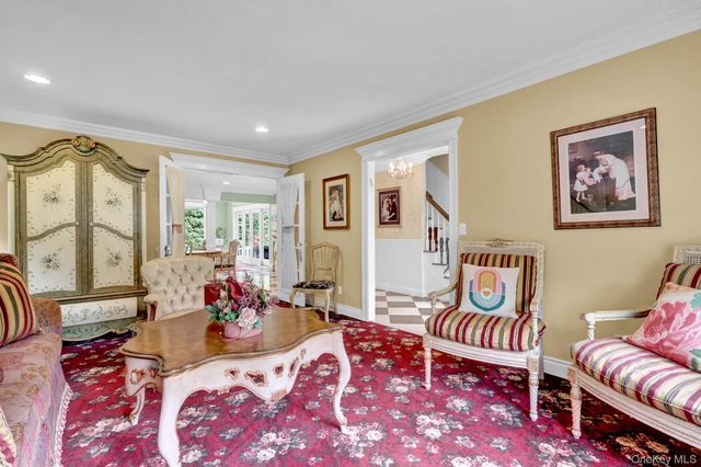 5 Merlin Lane, East Setauket, NY 11733