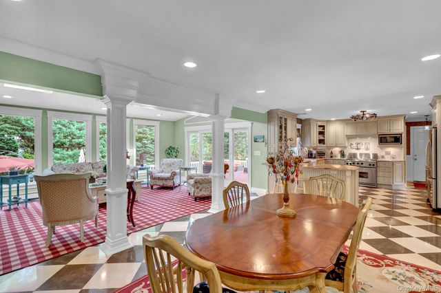 5 Merlin Lane, East Setauket, NY 11733