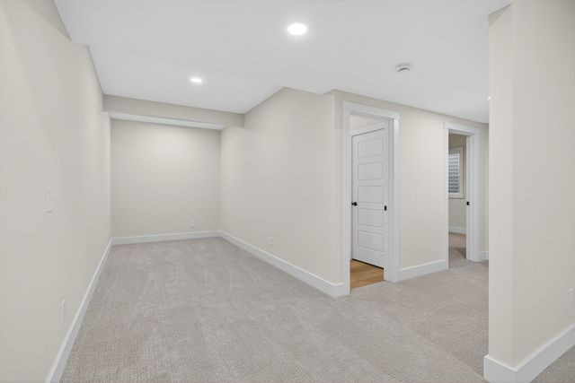 7091 SPRING CREEK Drive, Bettendorf, IA 52722