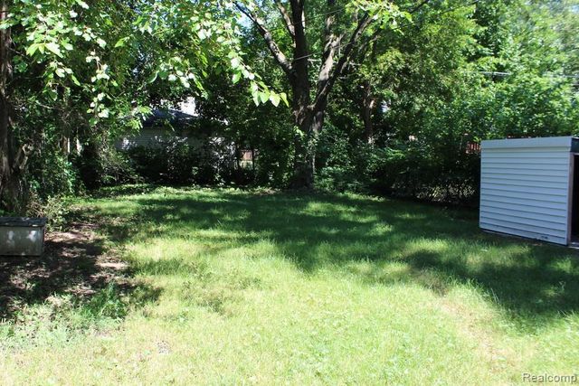 18620 Dalby, Redford, MI 48240