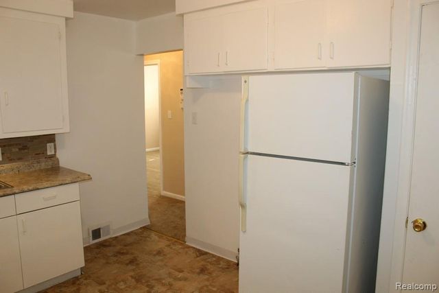 18620 Dalby, Redford, MI 48240