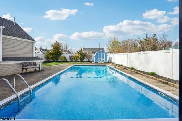 525 Ramapo Ave, Pompton Lakes Boro, NJ 07442