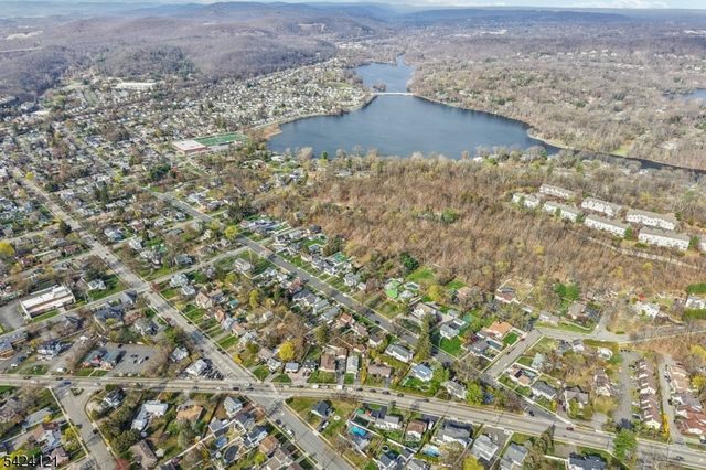 525 Ramapo Ave, Pompton Lakes Boro, NJ 07442