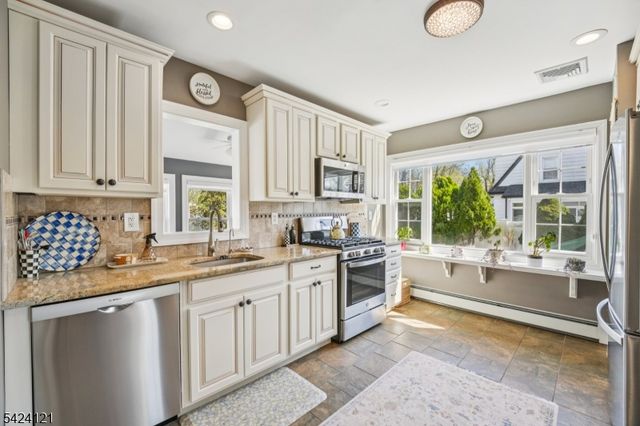 525 Ramapo Ave, Pompton Lakes Boro, NJ 07442