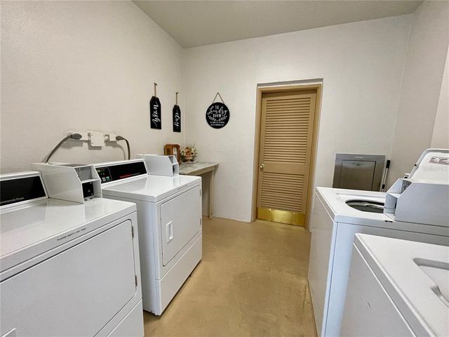 4480 IRONWOOD CIRCLE 305A, Bradenton, FL 34209
