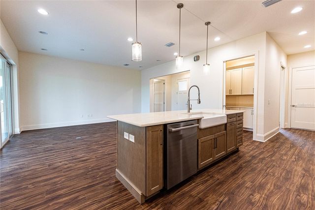 1439 CR 212, Oxford, FL 34484