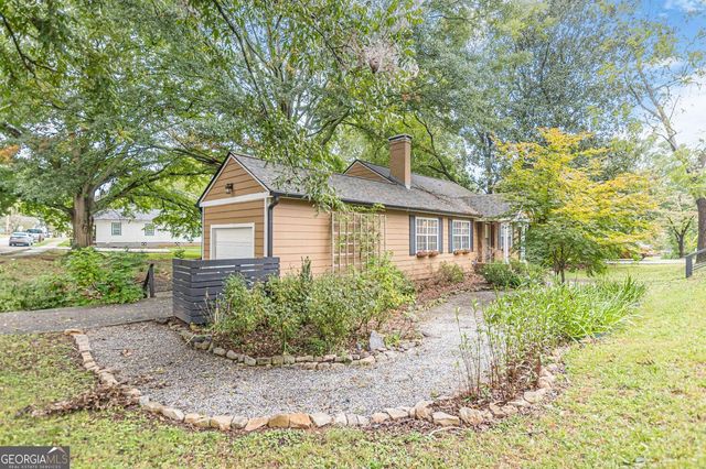 2492 Maple Street, East Point, GA 30344