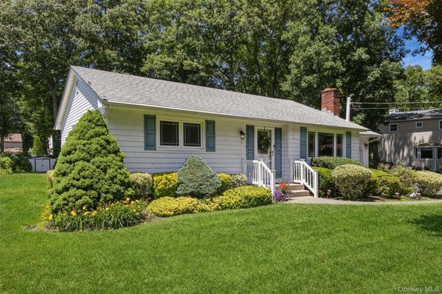 42 Summit Drive, Smithtown, NY 11787