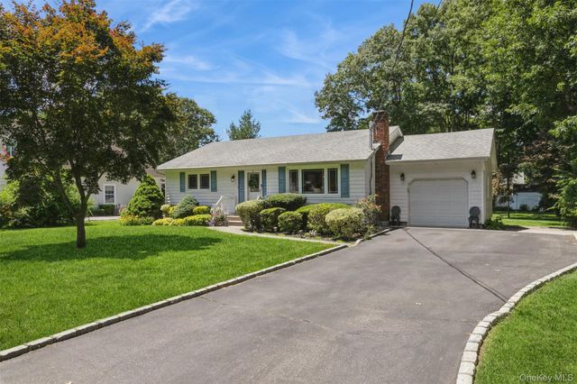 42 Summit Drive, Smithtown, NY 11787
