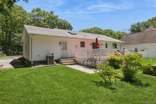 42 Summit Drive, Smithtown, NY 11787