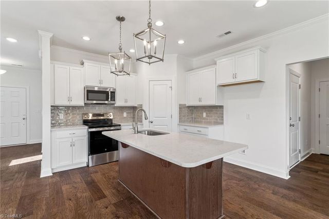 1675 Ashmead Lane, Clemmons, NC 27012