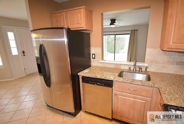 2013 Bayhead Drive, Sayreville, NJ 08859