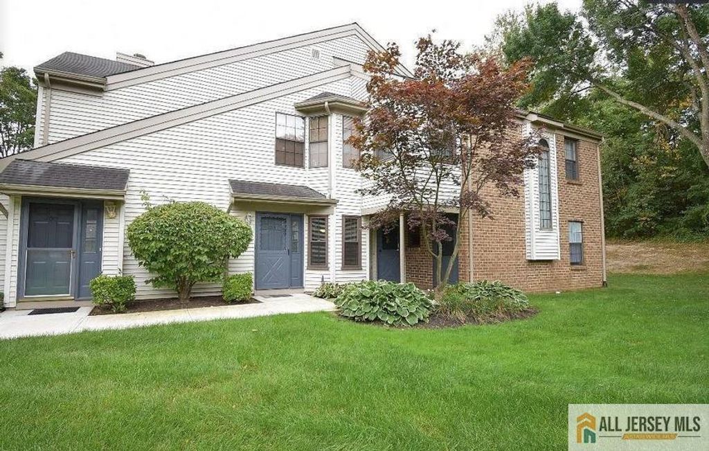 2013 Bayhead Drive, Sayreville, NJ 08859