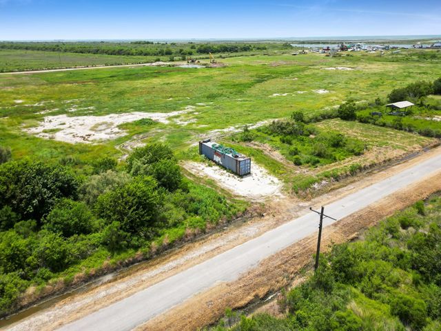 1305 Martinque Lane, Port Bolivar, TX 77650