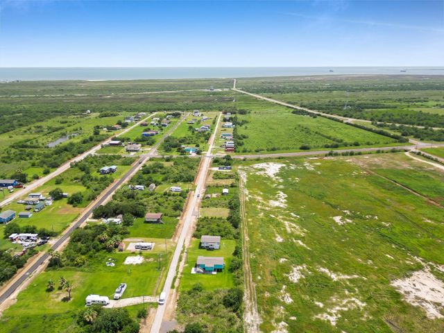 1305 Martinque Lane, Port Bolivar, TX 77650