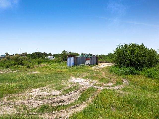 1305 Martinque Lane, Port Bolivar, TX 77650