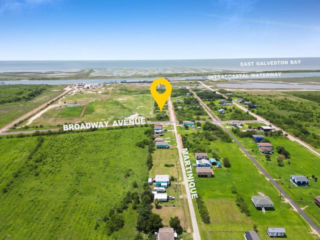1305 Martinque Lane, Port Bolivar, TX 77650