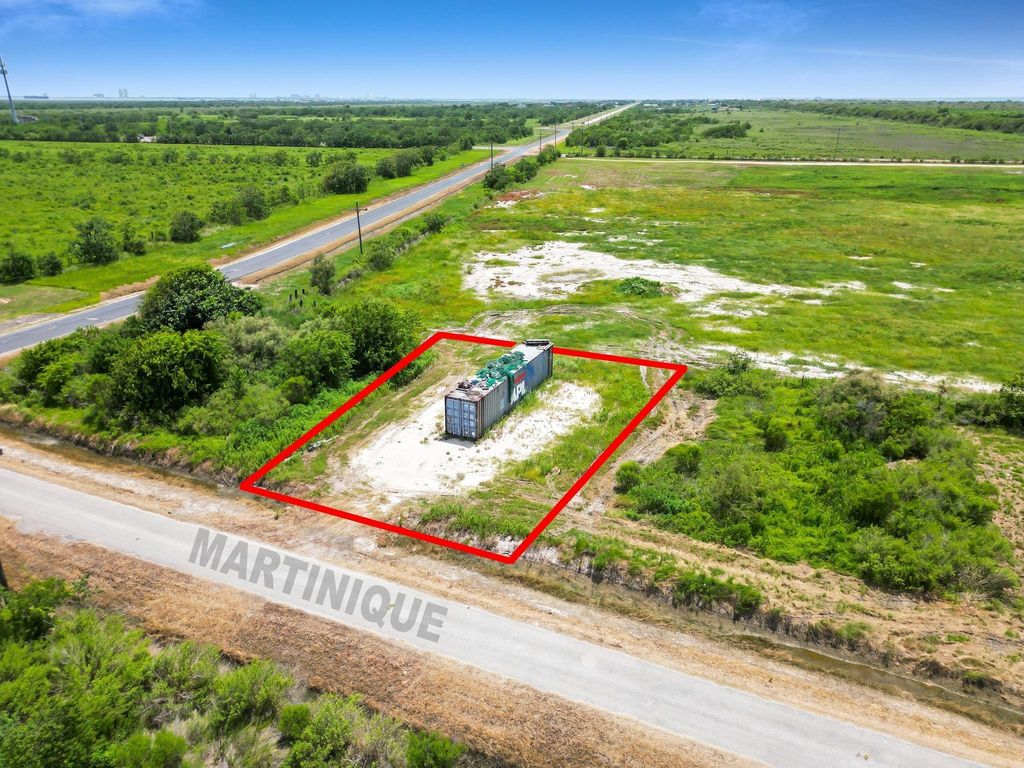 1305 Martinque Lane, Port Bolivar, TX 77650