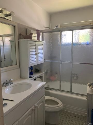 48 Dehaven 2E, Yonkers, NY 10703