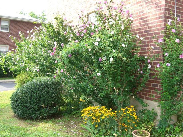 48 Dehaven 2E, Yonkers, NY 10703