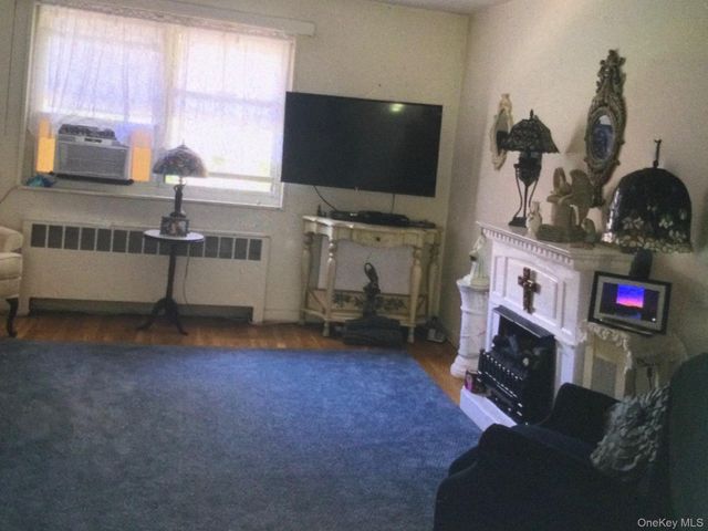 48 Dehaven 2E, Yonkers, NY 10703