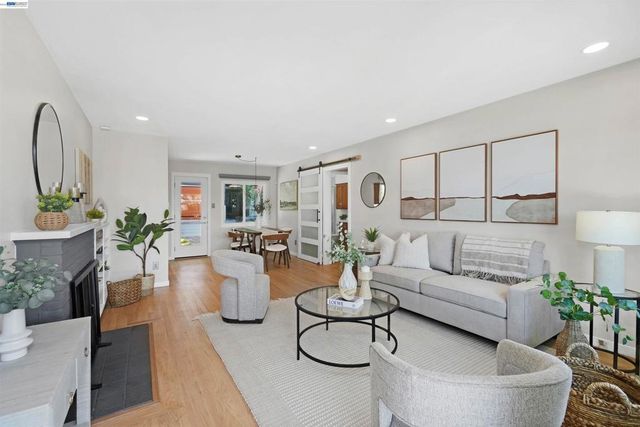 25826 Bryn Mawr Ave, Hayward, CA 94542